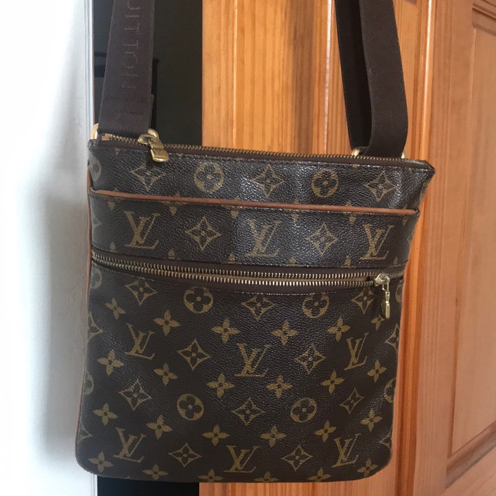 Authentic Louis Vuitton messenger bag
